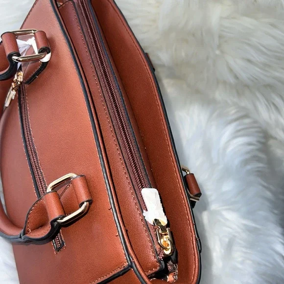 LA TERRE Fashion Vegan Woman’s Brown Handbag/Crossbody - Picture 7 of 9